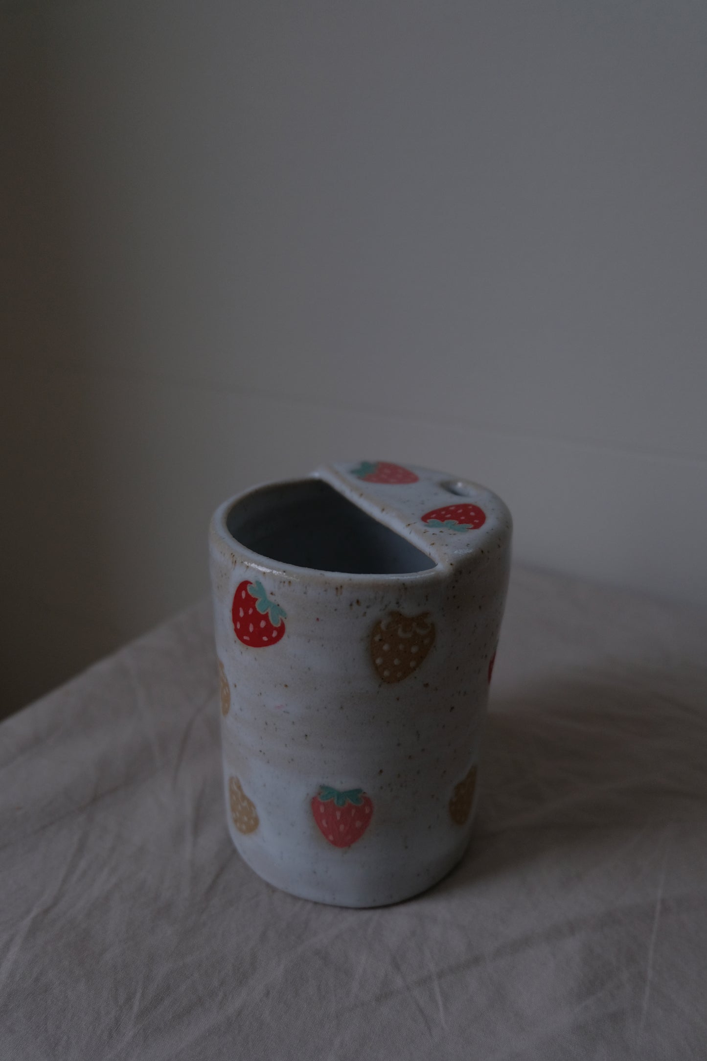 To-go Mug - Strawberry White
