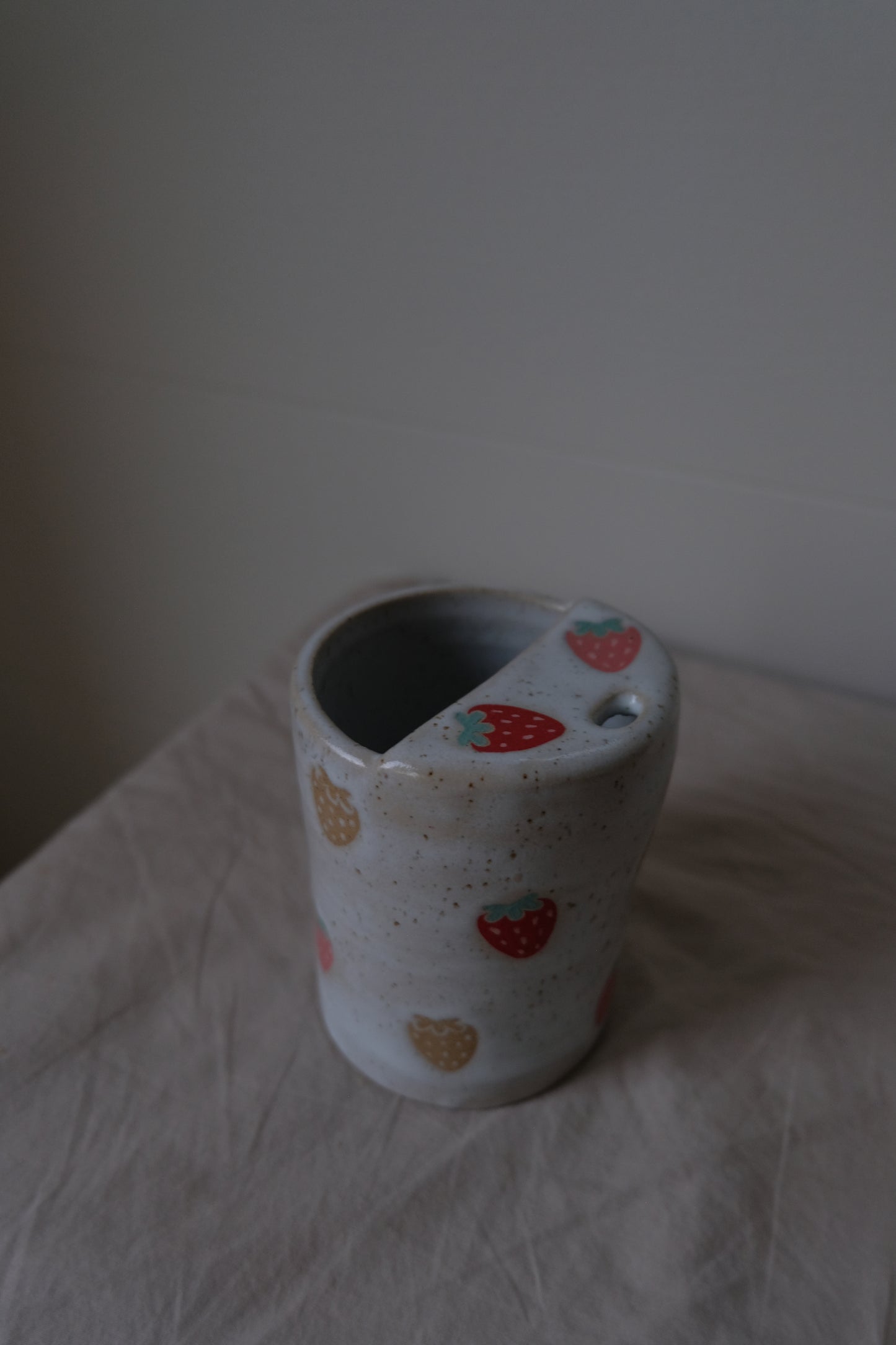 To-go Mug - Strawberry White