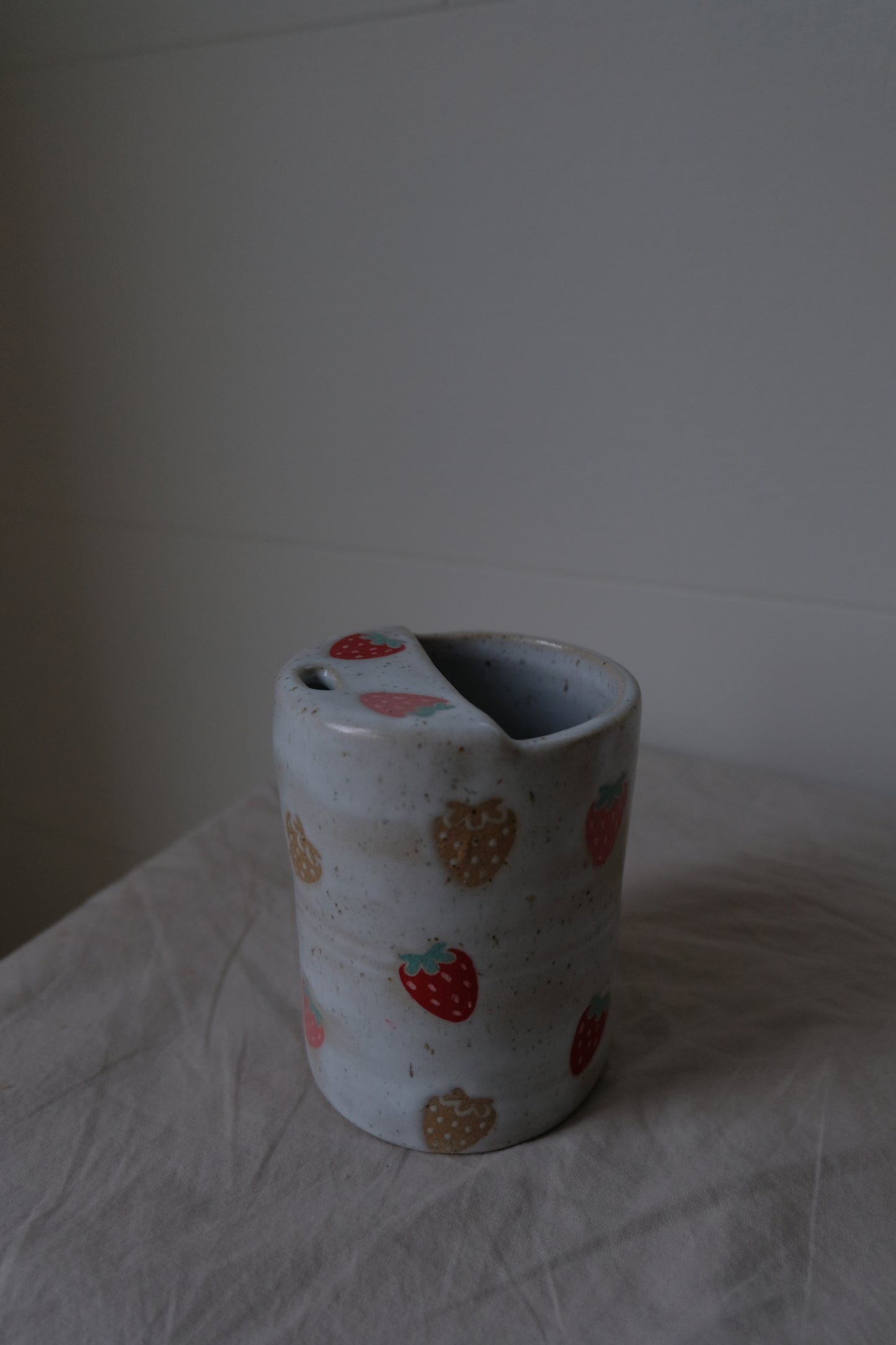 To-go Mug - Strawberry White