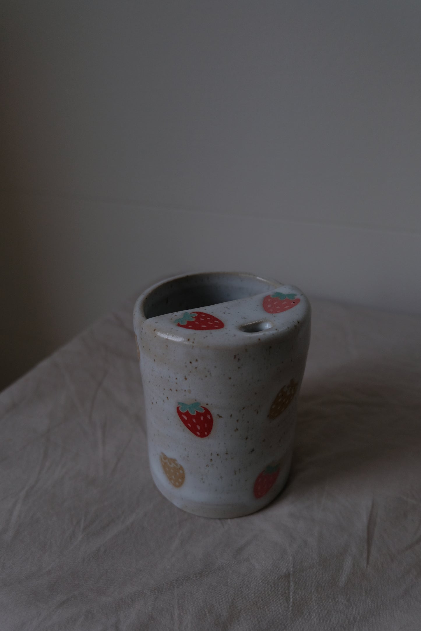 To-go Mug - Strawberry White